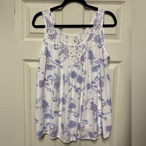 Women’s Mudd White Floral Tank Top with Lace Neckline